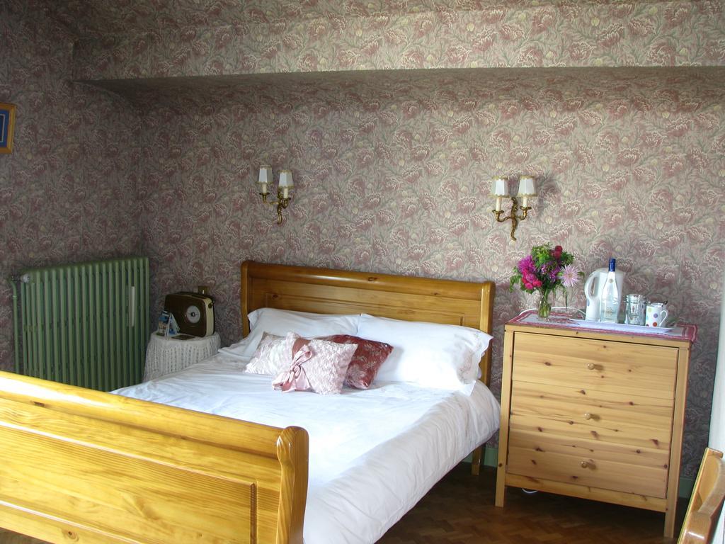 Chambre D'Hotes Des Monedieres Bed and Breakfast Treignac Rum bild